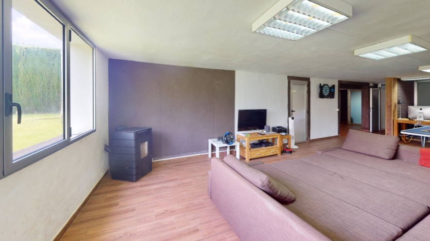 Gualtla-Living-Room(3)